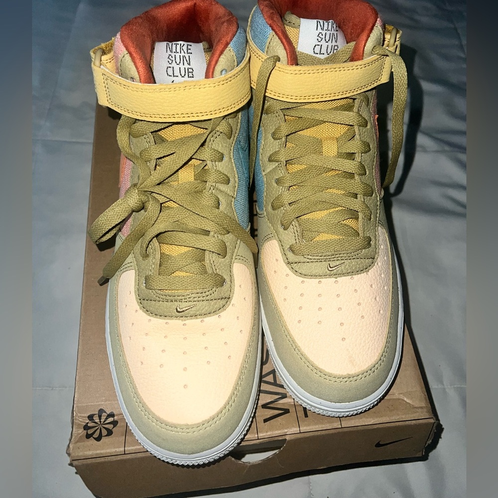 Men’s Nike sneakers mid lv8